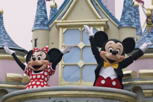 Disneyland To Open In Hong Kong