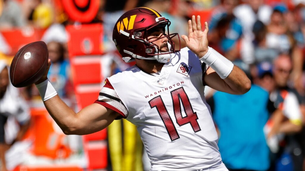 Sam Howell throws 16 yard TD to McLaurin on first NFL pass