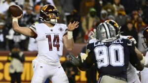 Teammates laud Howell ahead of huge offseason