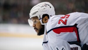 Smith Pelly reunites with Caps teammates, reflects on DC tenure