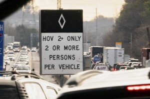 Sign mark an HOV lane on an interstate.