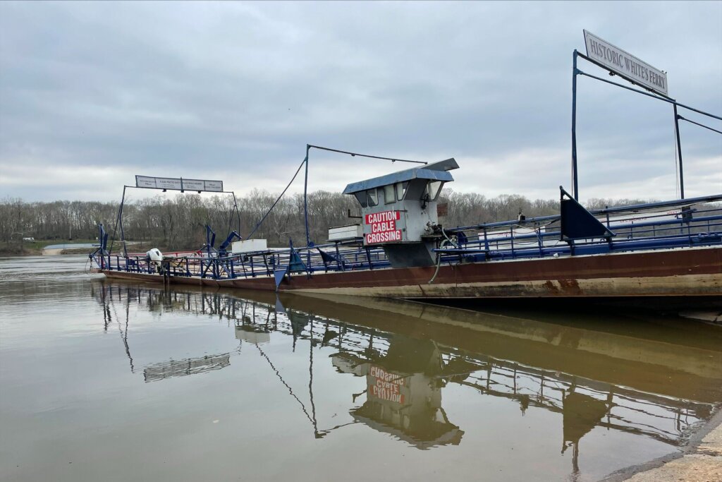 White's ferry maryland side of potomac