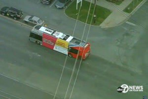 A screenshot of video taken by Skytrak7 chopper. (Courtesy 7News)