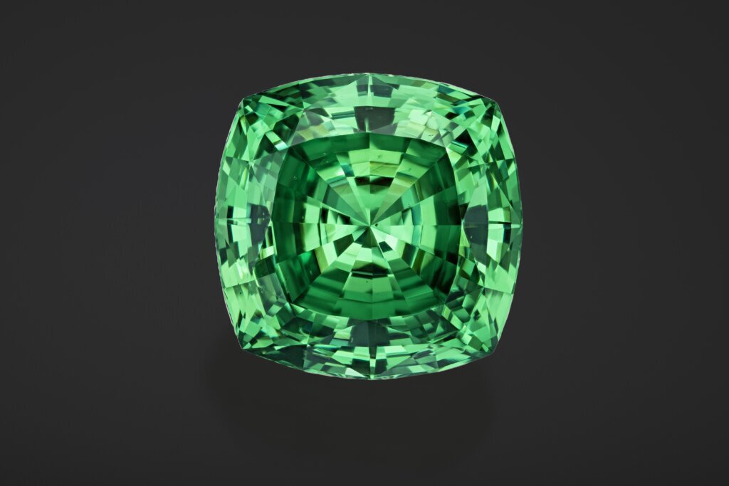 Tsavorite 116.76 carat square cushion smithsonian dark background