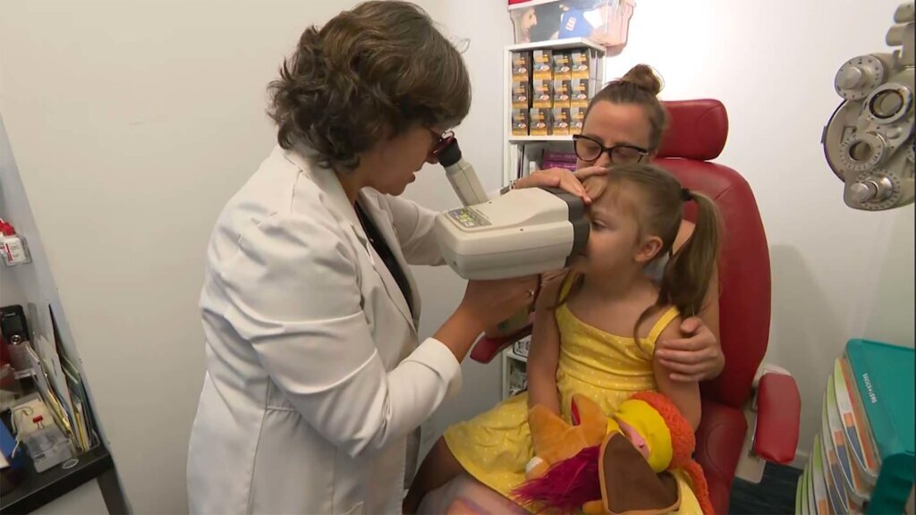 Parents should plan back to school eye exams for kids, experts say