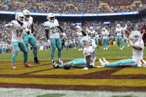Dolphins Commanders Football