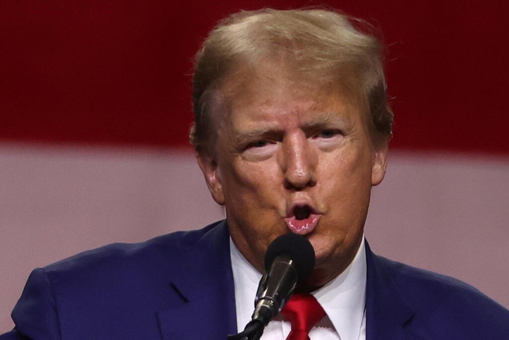 Supreme Court declines to fast track Trump immunity dispute