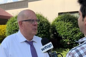 Hogan speaks with ianelli