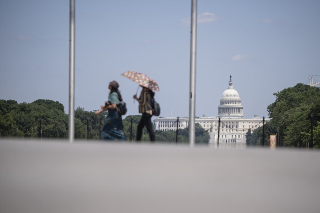 DC braces for summer's first heat wave