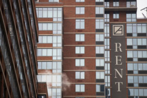 Price Of Apartment Rent In Manhattan Drop At Rate Unseen In 4 Years