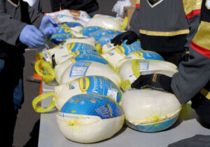 Vegas Golden Knights Distribute Thanksgiving Meals