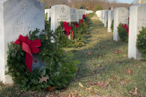 Llu3 Wreaths resting on headstones.