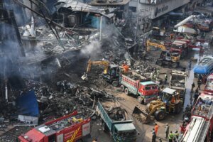 APTOPIX Pakistan Shopping Plaza Fire