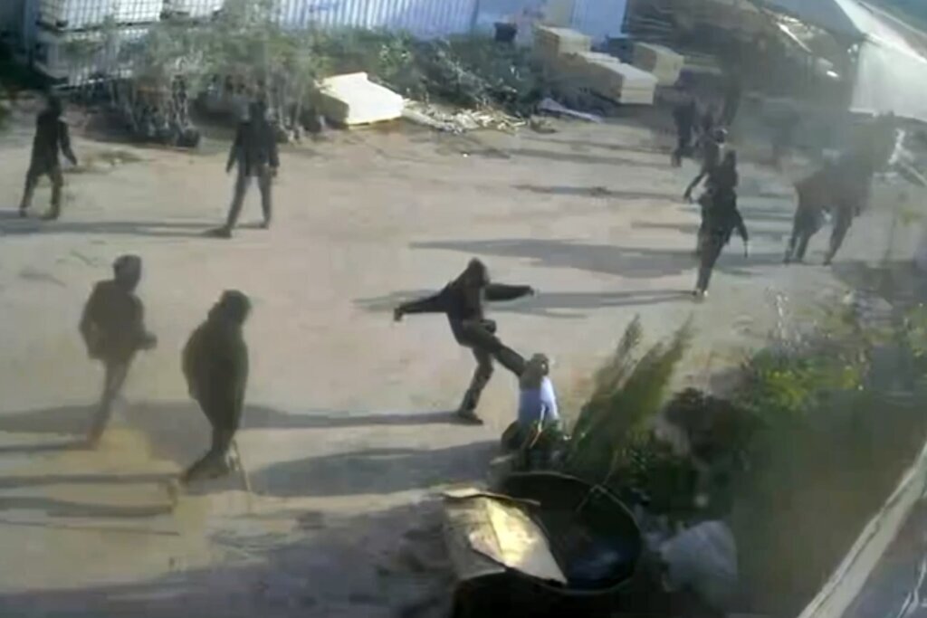 CORRECTION Mideast Wars West Bank Settlers Attack