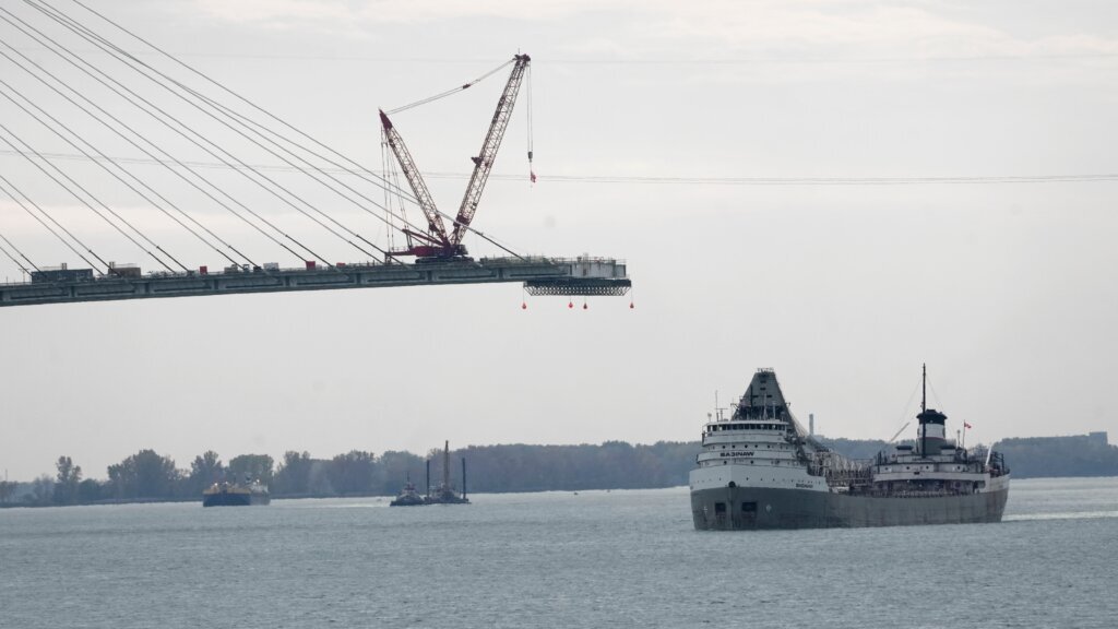 Trump Canada Bridge