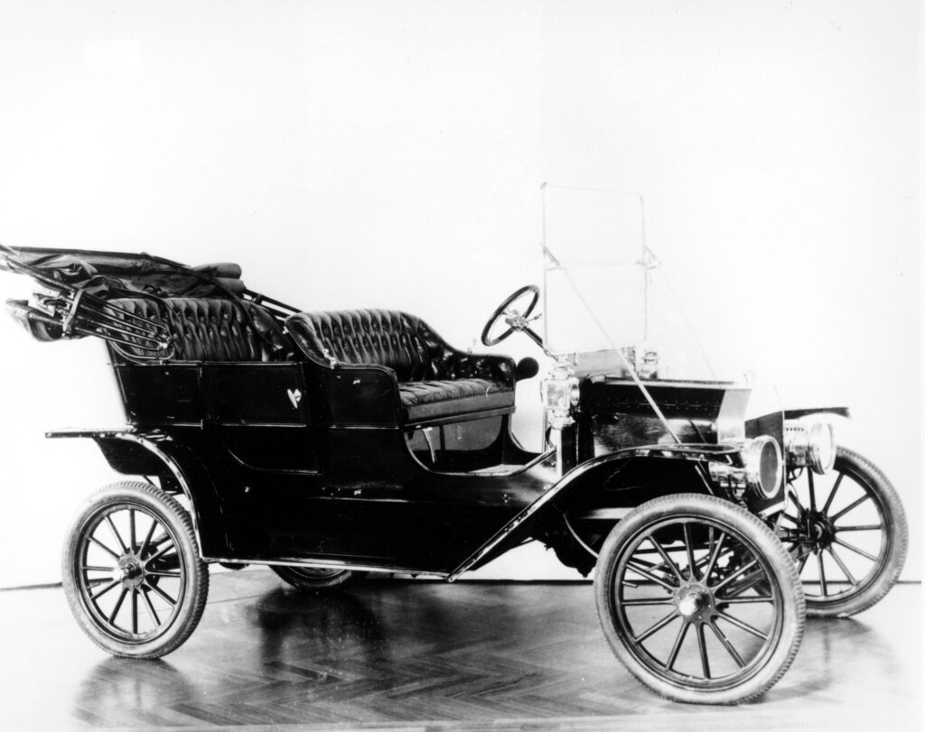 FORD MODEL T TOURING CAR