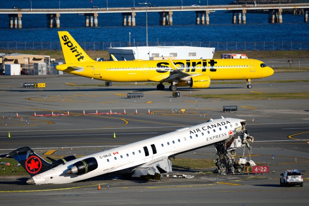 APTOPIX LaGuardia Crash