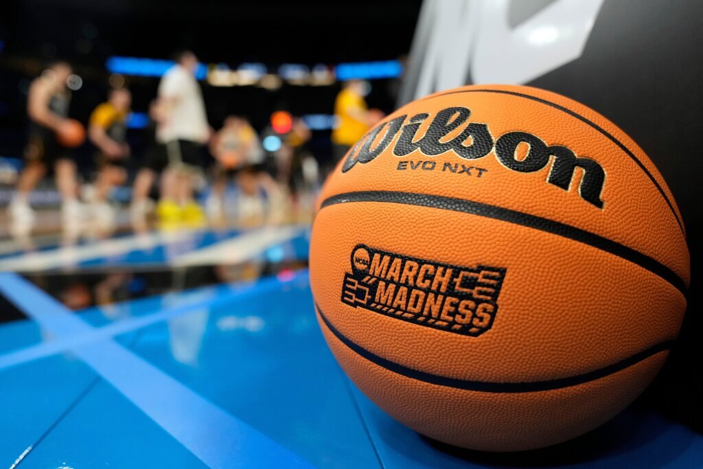 NCAA Iowa Basketball