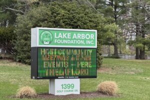 Lake arbor golf sign