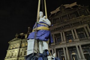 Trump Columbus Statue