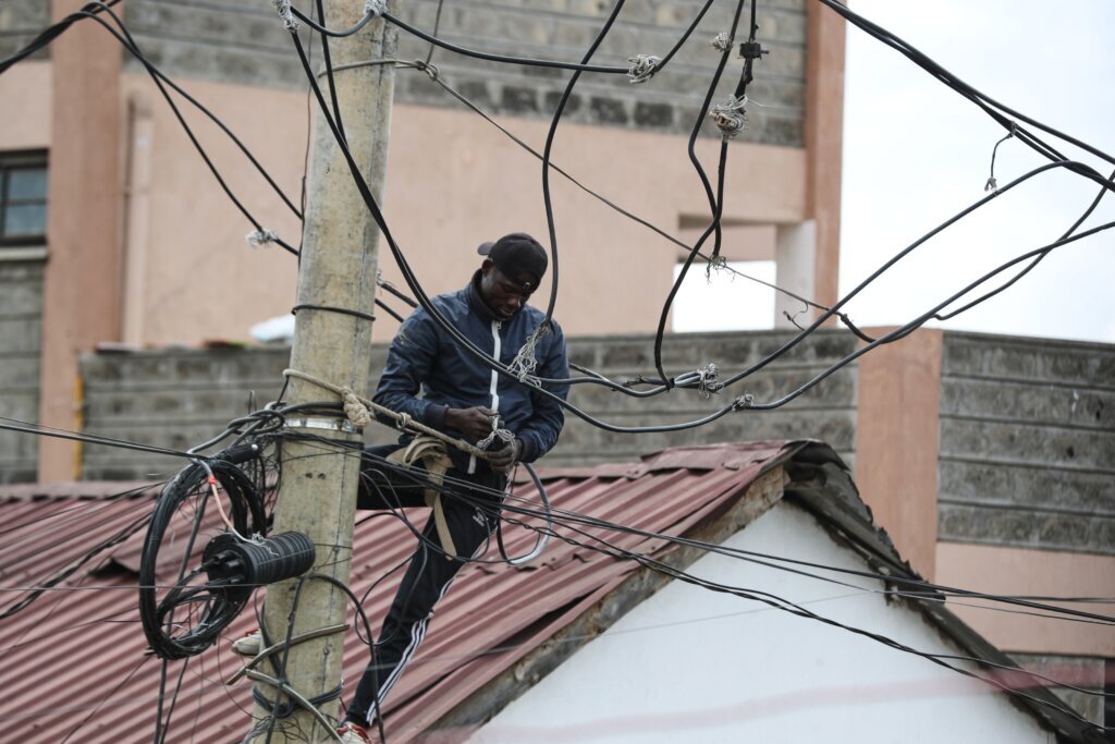 APTOPIX Africa Electrification Funding