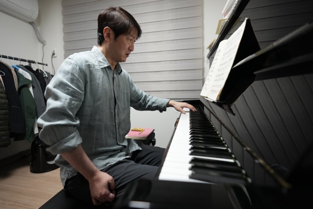 South Korea One Handed Pianist