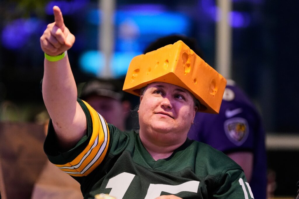 American Objects The Cheesehead Hat