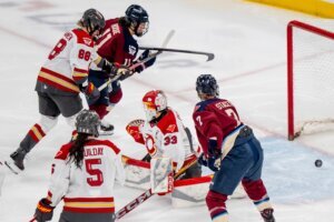 PWHL Charge Victoire Hockey