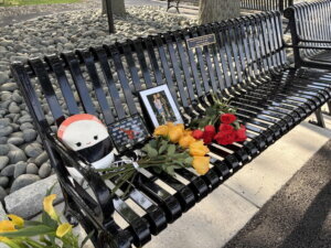 2MemorialBenchFlowers