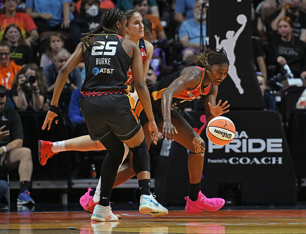 Washington Mystics v Connecticut Sun