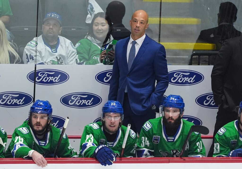 Hockey Canucks Coach