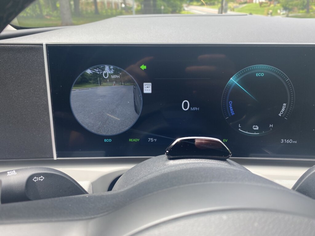 The dashboard also “incorporates a redesigned panoramic curved display."