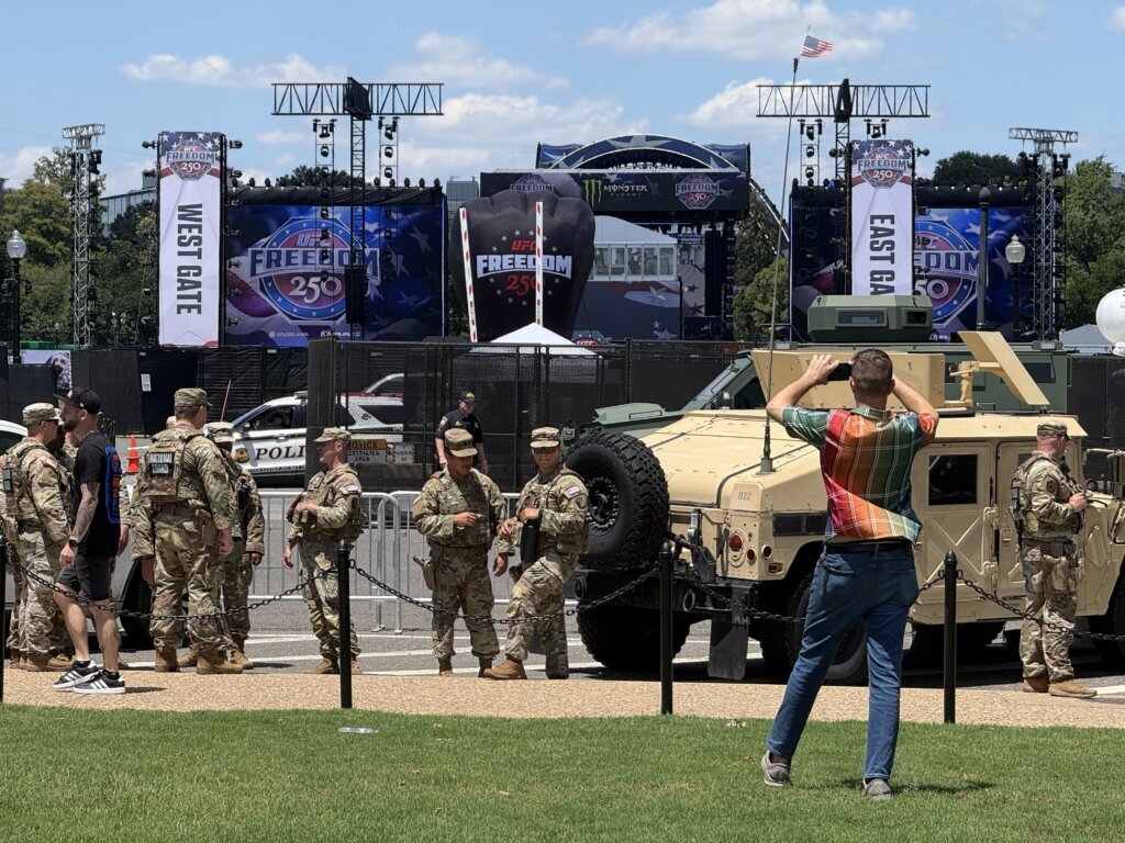 The scene outside Saturday's UFC fan fest as entry gates open. (WTOP/Jimmy Alexander)