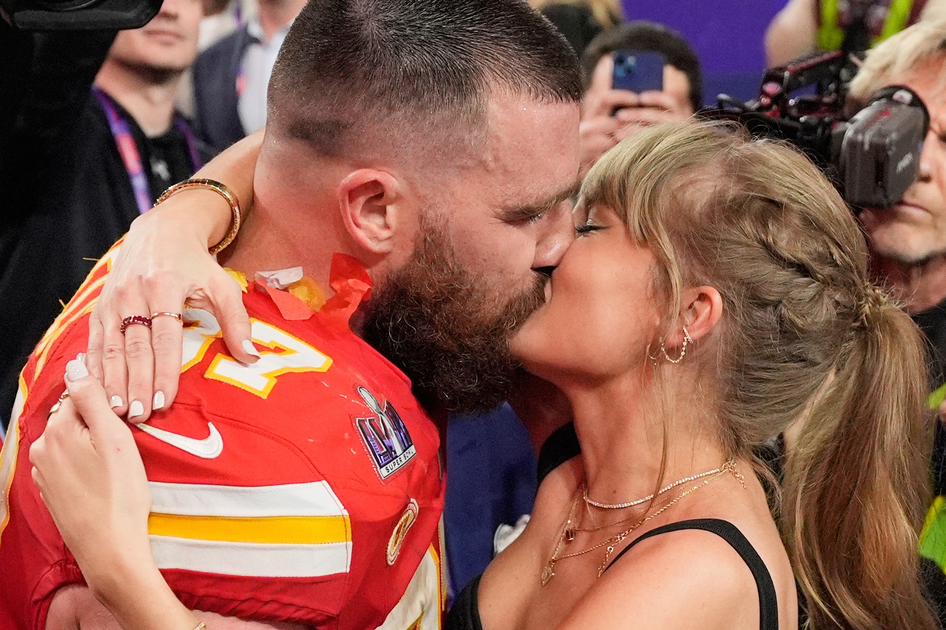 Taylor Swift Travis Kelce What to Know