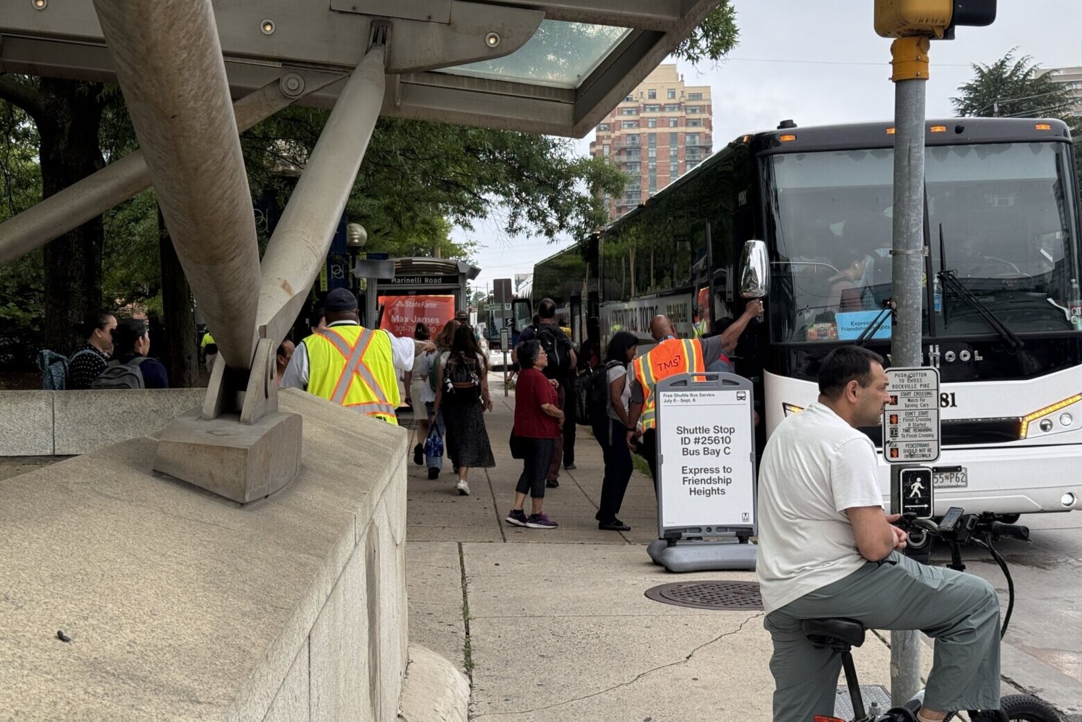 Metro express bus