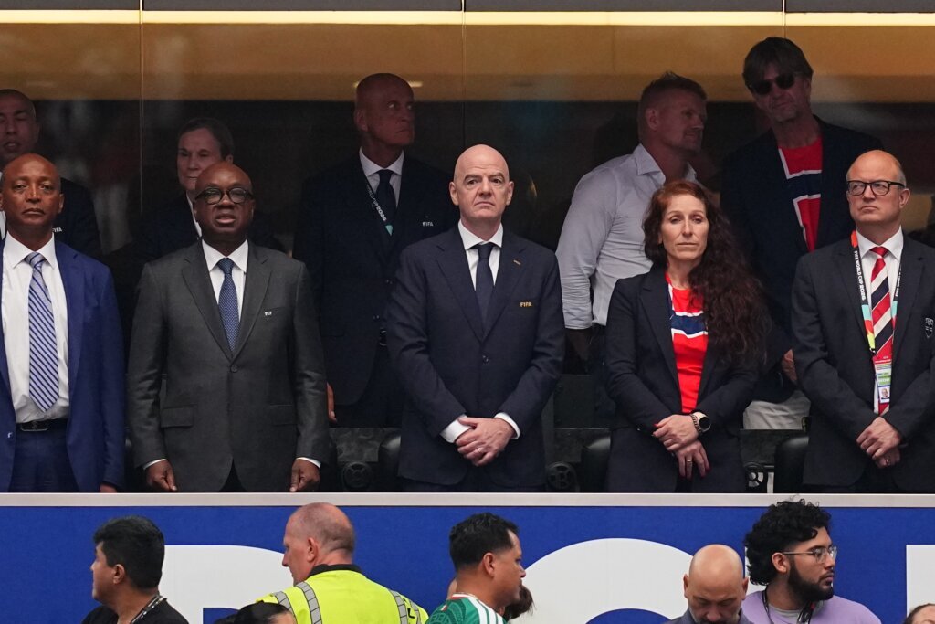 FIFA Executive Leaves
