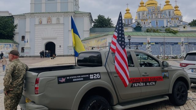 DC-area volunteers raising money for truck to support Ukraine war effort